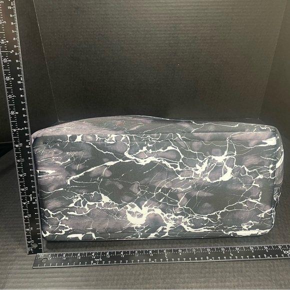 BNWT Princess Maxi Handbag Made in Italy RAINPROOF GREAT GIFT! BEAUTIFUL! - Picture 8 of 15